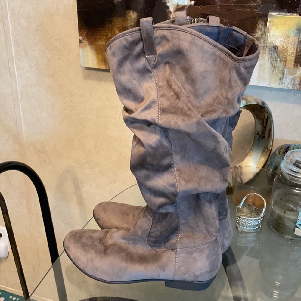 Knee high faux suede boots - Picture 3 of 7